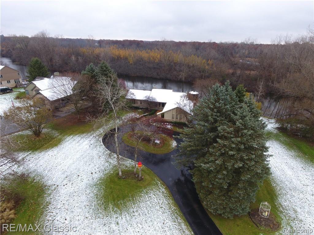 2560 Ford Road White Lake, MI 48383 - Photo 61 of 64 DJI_0007.JPG