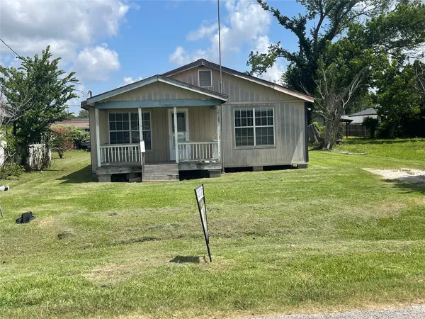 $119,500 | 208 East Pecan Lane, Clute, TX 77531