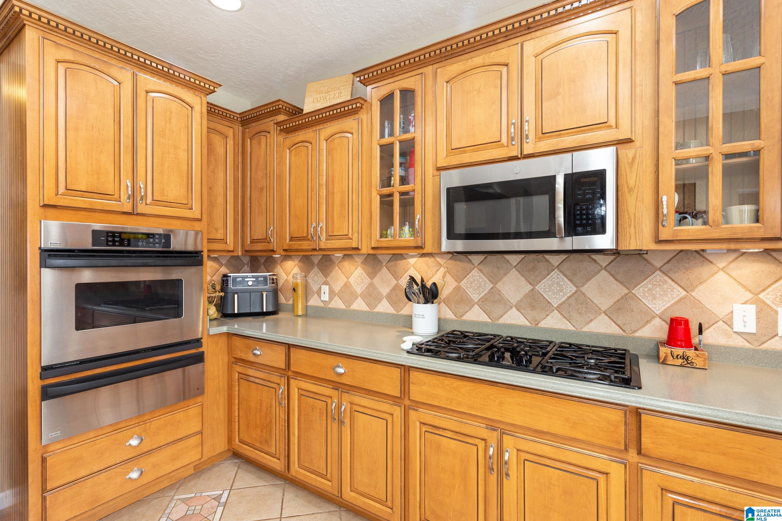 929 Guy Lee Lake Road Rainbow City, AL 35906 - Photo 2 of 46