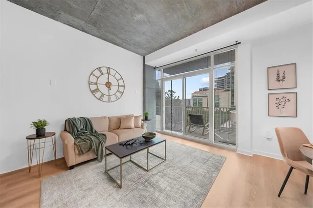 $300,000 | 250 Pharr Road Northeast, Unit 704, Atlanta, GA 30305