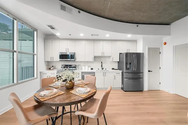 $300,000 | 250 Pharr Road Northeast, Unit 704, Atlanta, GA 30305