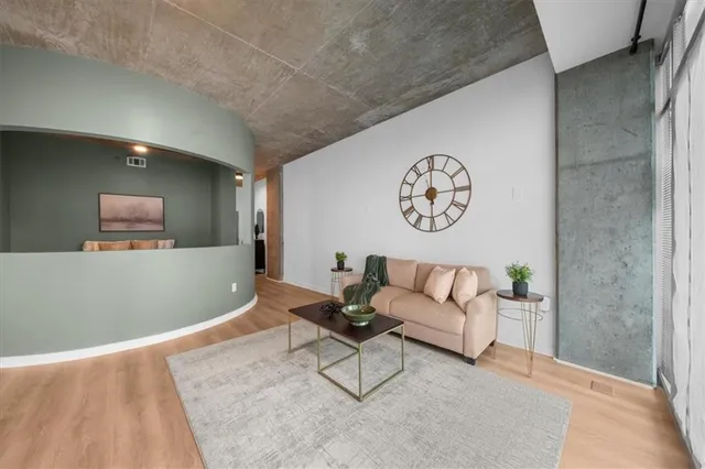 $300,000 | 250 Pharr Road Northeast, Unit 704, Atlanta, GA 30305