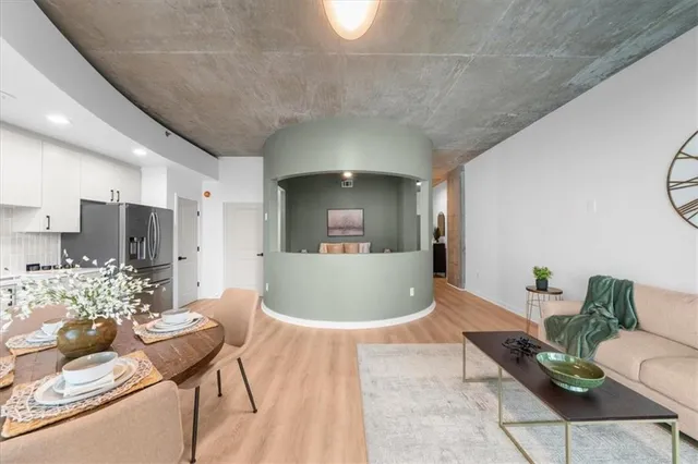 $300,000 | 250 Pharr Road Northeast, Unit 704, Atlanta, GA 30305