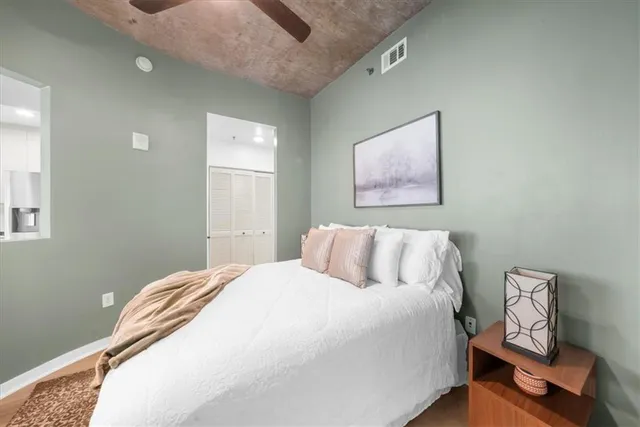 $300,000 | 250 Pharr Road Northeast, Unit 704, Atlanta, GA 30305