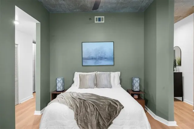 $300,000 | 250 Pharr Road Northeast, Unit 704, Atlanta, GA 30305