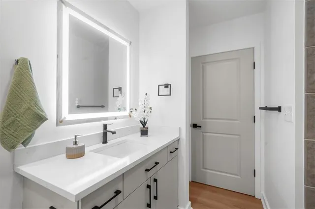 $300,000 | 250 Pharr Road Northeast, Unit 704, Atlanta, GA 30305