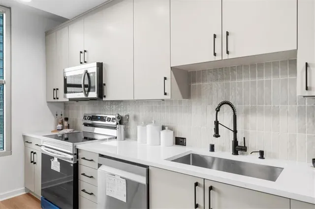 $300,000 | 250 Pharr Road Northeast, Unit 704, Atlanta, GA 30305