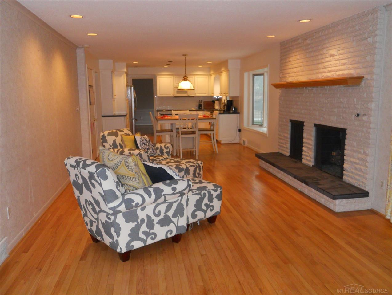723 Canterbury Road Grosse Pointe Woods, MI 48236 - Photo 5 of 30