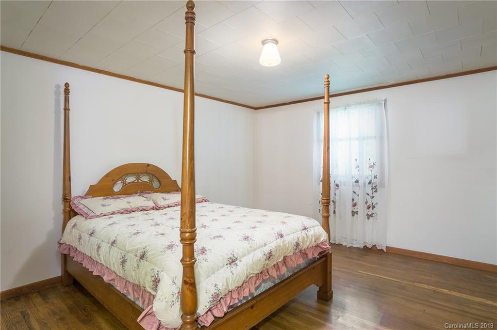 231 Fox Road Mars Hill, NC 28754 - Photo 9 of 12 Gallery Image 9