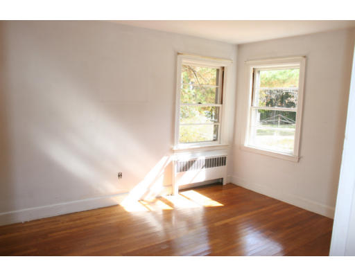 14 Tamarack Road Reading, MA 01867 - Photo 8 of 13 Gallery Image 8