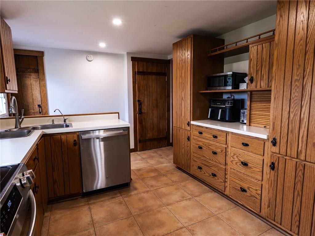 175 Powell Road Butler, PA 16002 - Photo 19 of 50 Kitchen