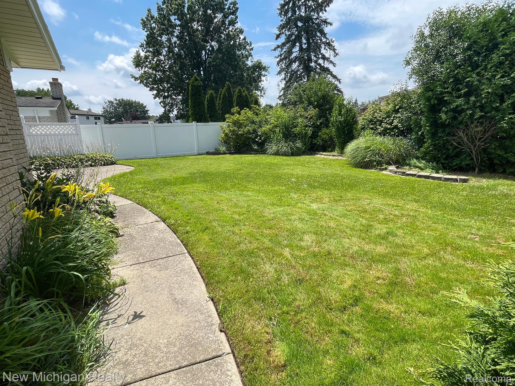7679 Provincial Road Canton, MI 48187 - Photo 2 of 32