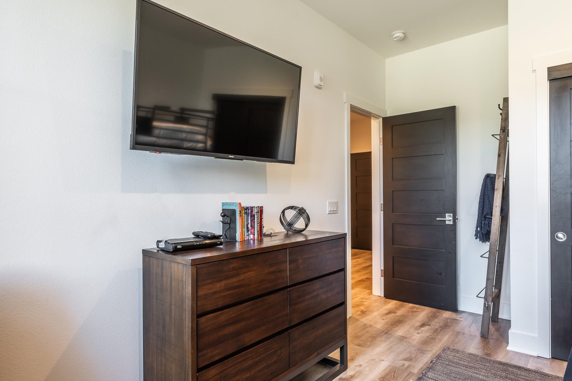 1353 Timber Creek Road, Unit 1353 Mammoth Lakes, CA 93546 - Photo 26 of 50 a view of a television in a room