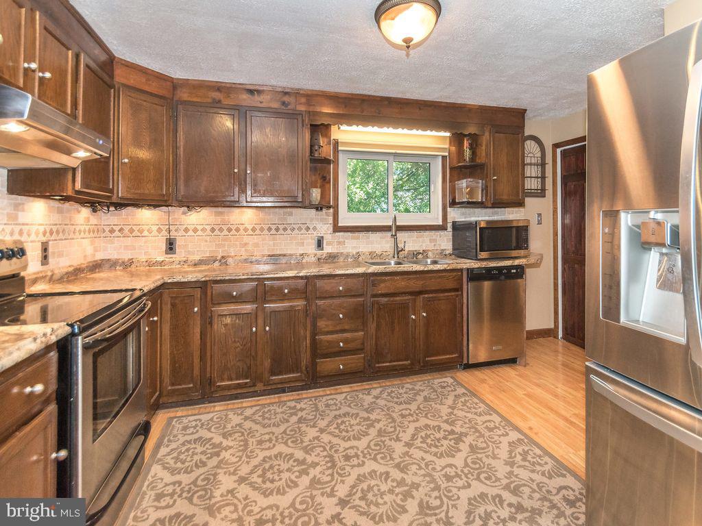 302 West Main Street Rising Sun, MD 21911 - Photo 8 of 18 Kitchen-previously stage photo