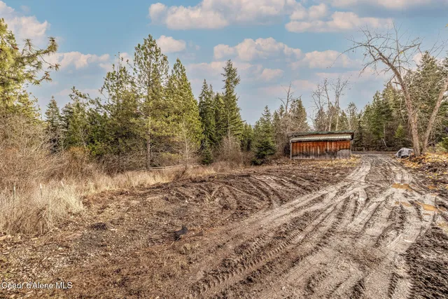 $325,000 | 41975 State Highway 3, St. Maries, ID 83861