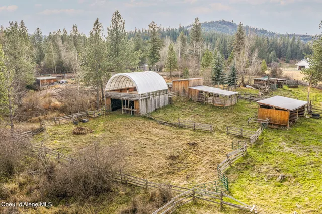 $325,000 | 41975 State Highway 3, St. Maries, ID 83861