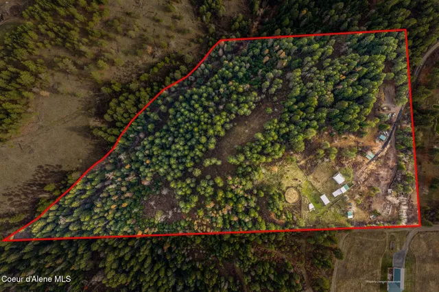 $325,000 | 41975 State Highway 3, St. Maries, ID 83861