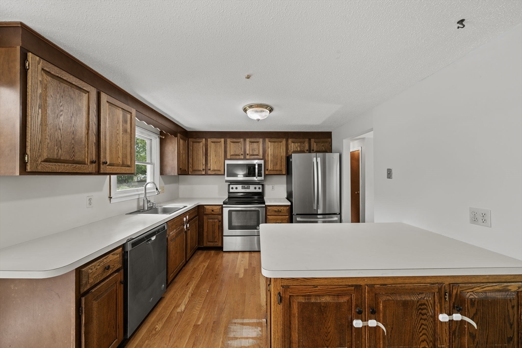 10 Upland Road Danvers, MA 01923 - Photo 9 of 30