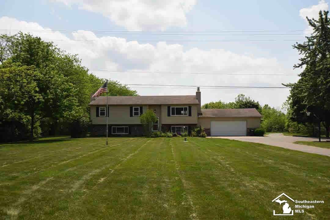 5303 Section Road Ottawa Lake, MI 49267 - Photo 3 of 36 Front