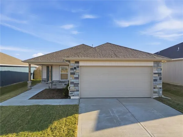$326,990 | 20257 West 194th Terrace, Spring Hill, KS 66083
