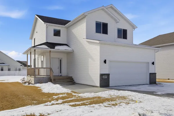 $424,900 | 6797 28th Street South, Fargo, ND 58104