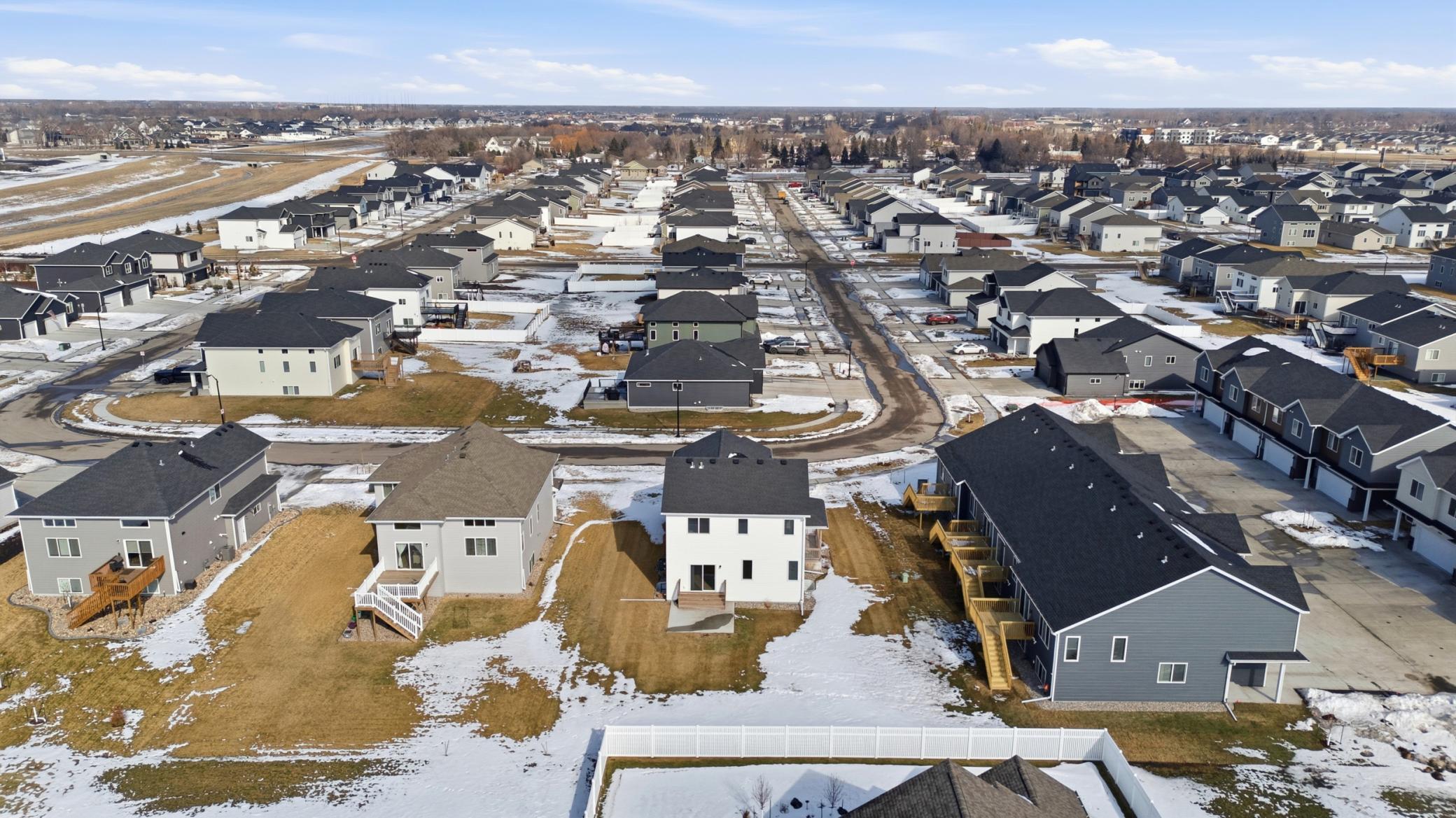 6797 28th Street South Fargo, ND 58104 - Photo 30 of 35