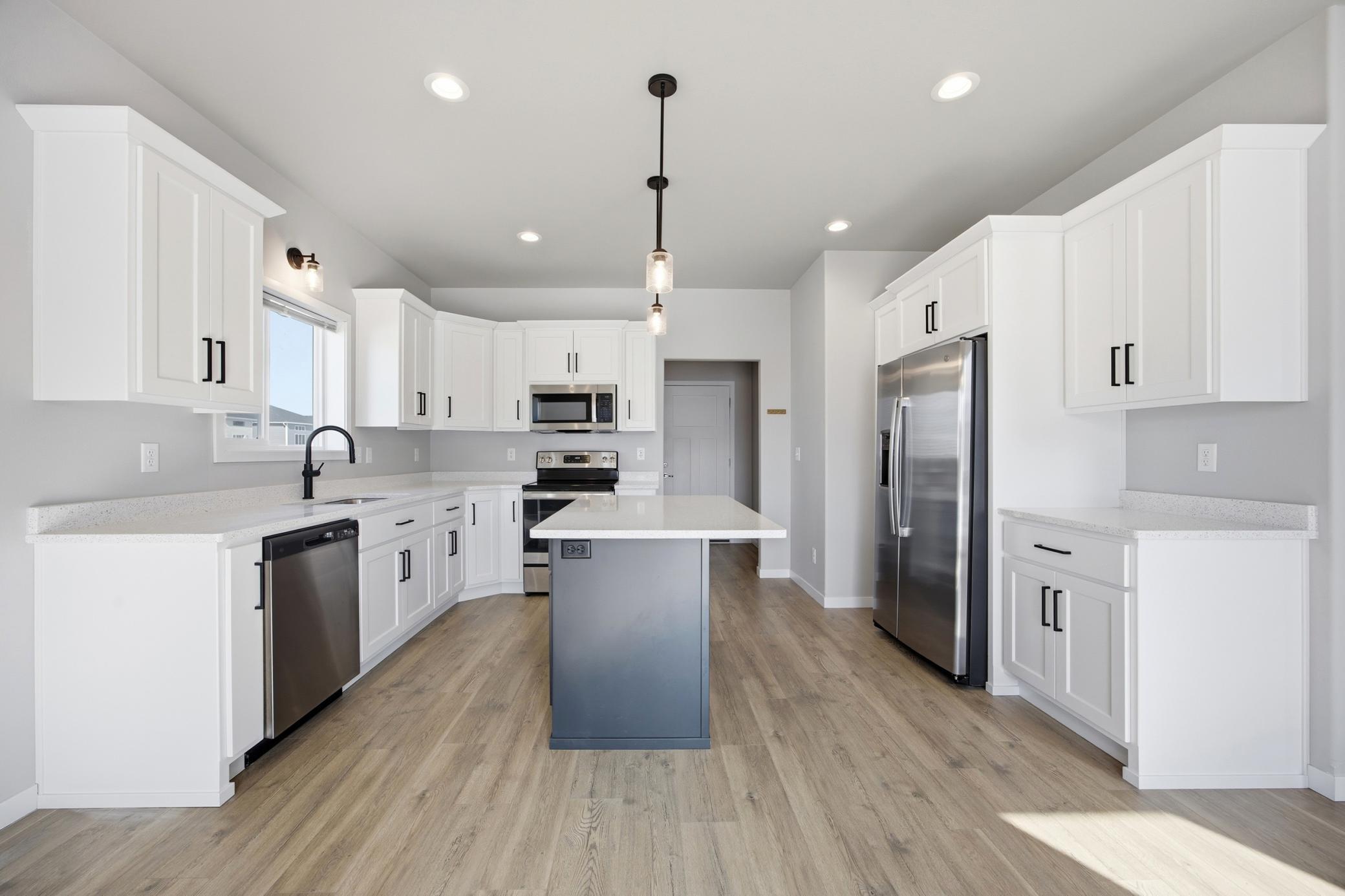 6797 28th Street South Fargo, ND 58104 - Photo 9 of 35