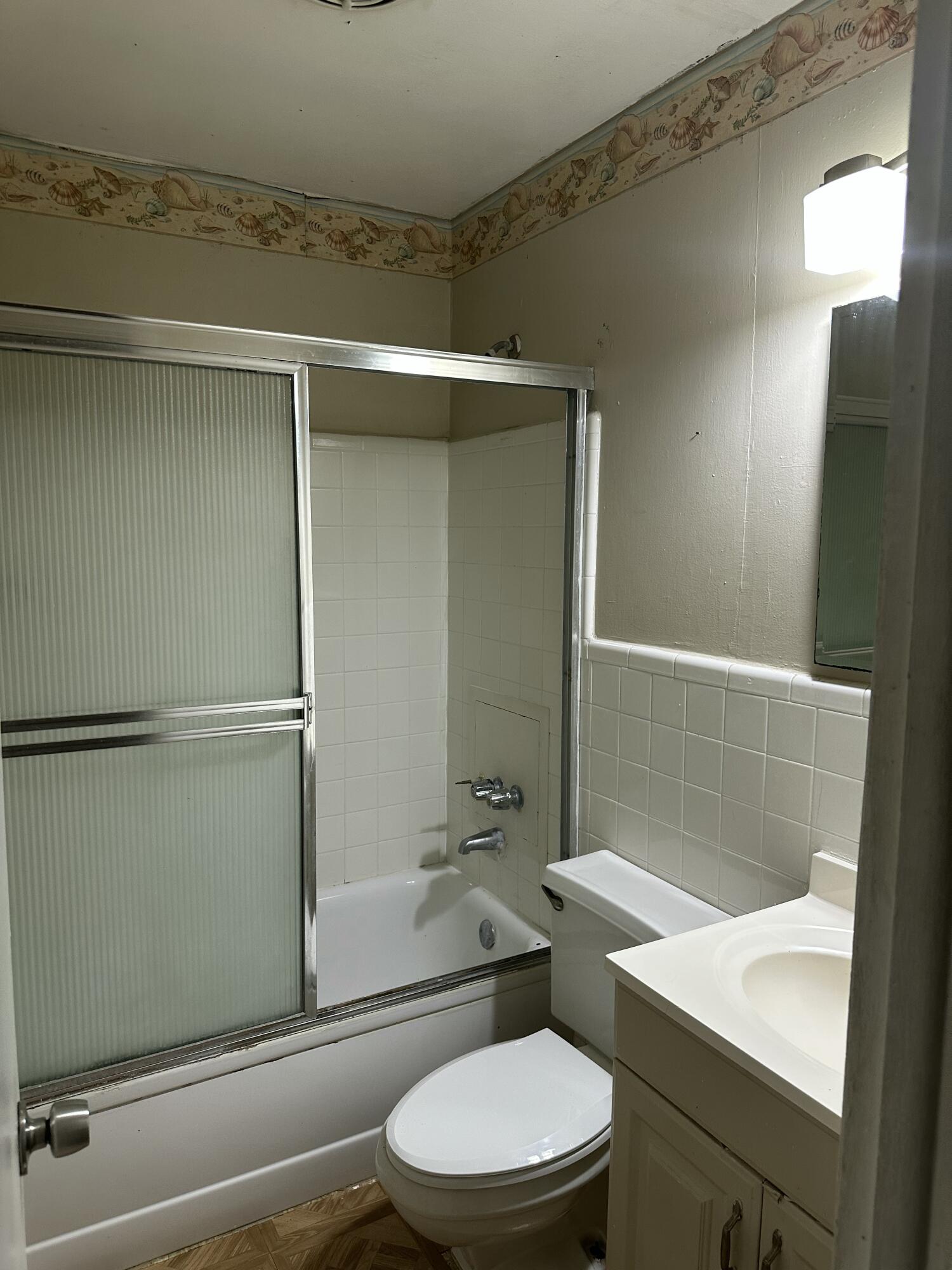 112 South Rolling Hill Road Tavernier, FL 33070 - Photo 12 of 39 Bathroom