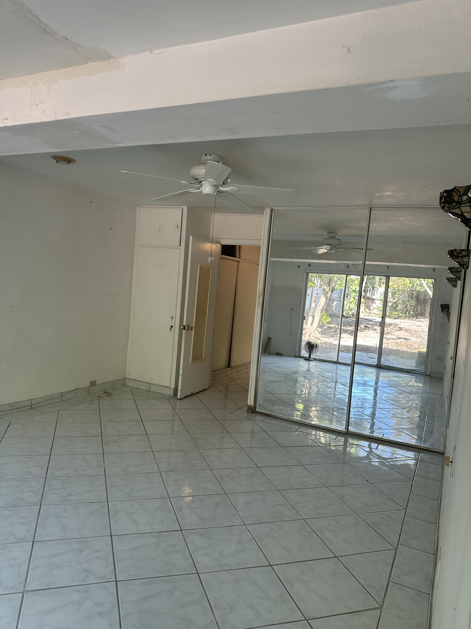 112 South Rolling Hill Road Tavernier, FL 33070 - Photo 26 of 39 Bedroom