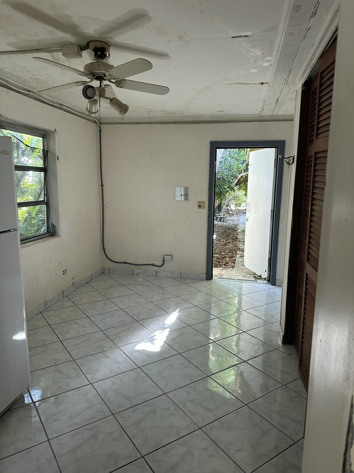 112 South Rolling Hill Road Tavernier, FL 33070 - Photo 31 of 39 Efficiency