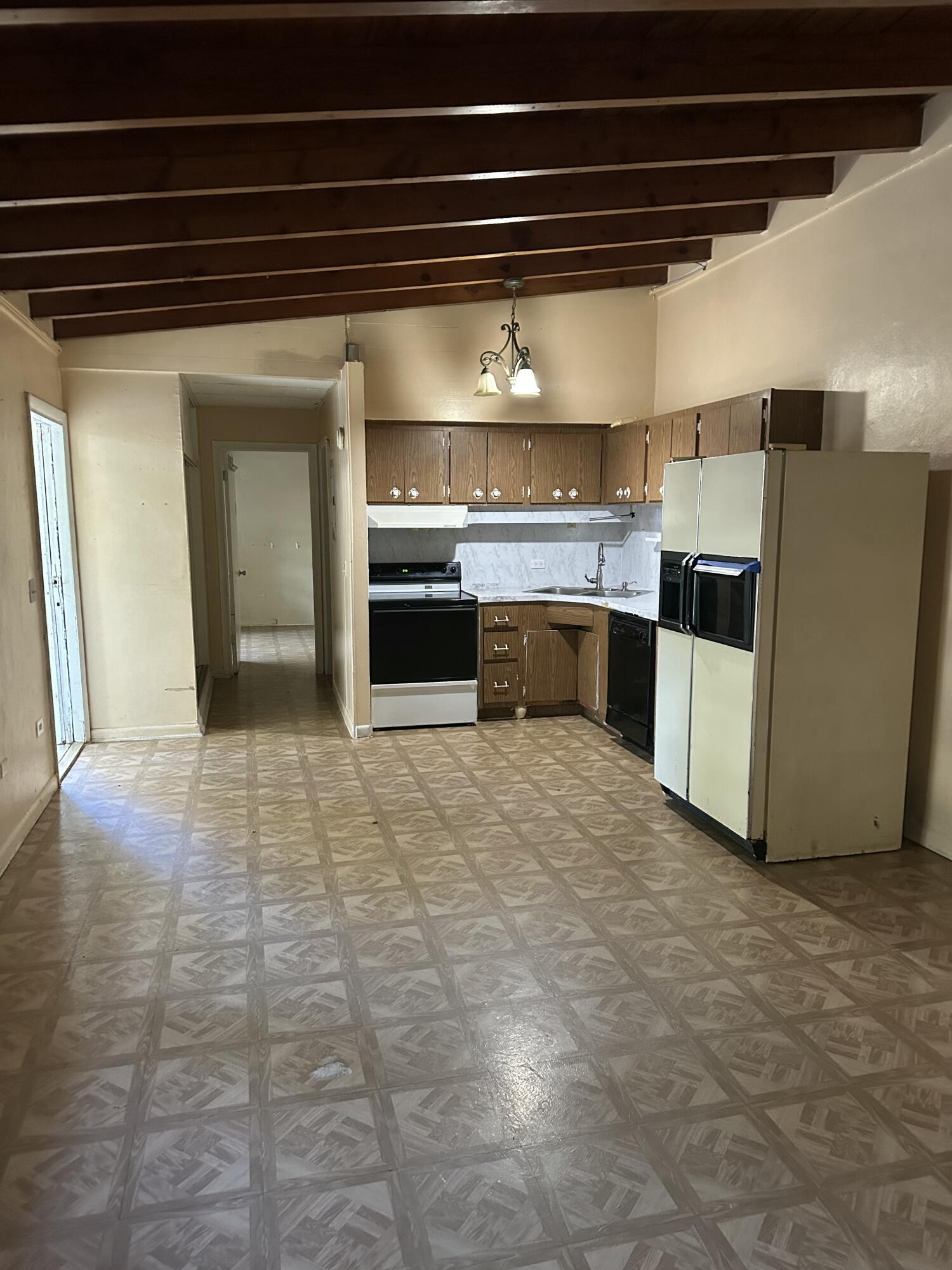 112 South Rolling Hill Road Tavernier, FL 33070 - Photo 6 of 39 Kitchen Area