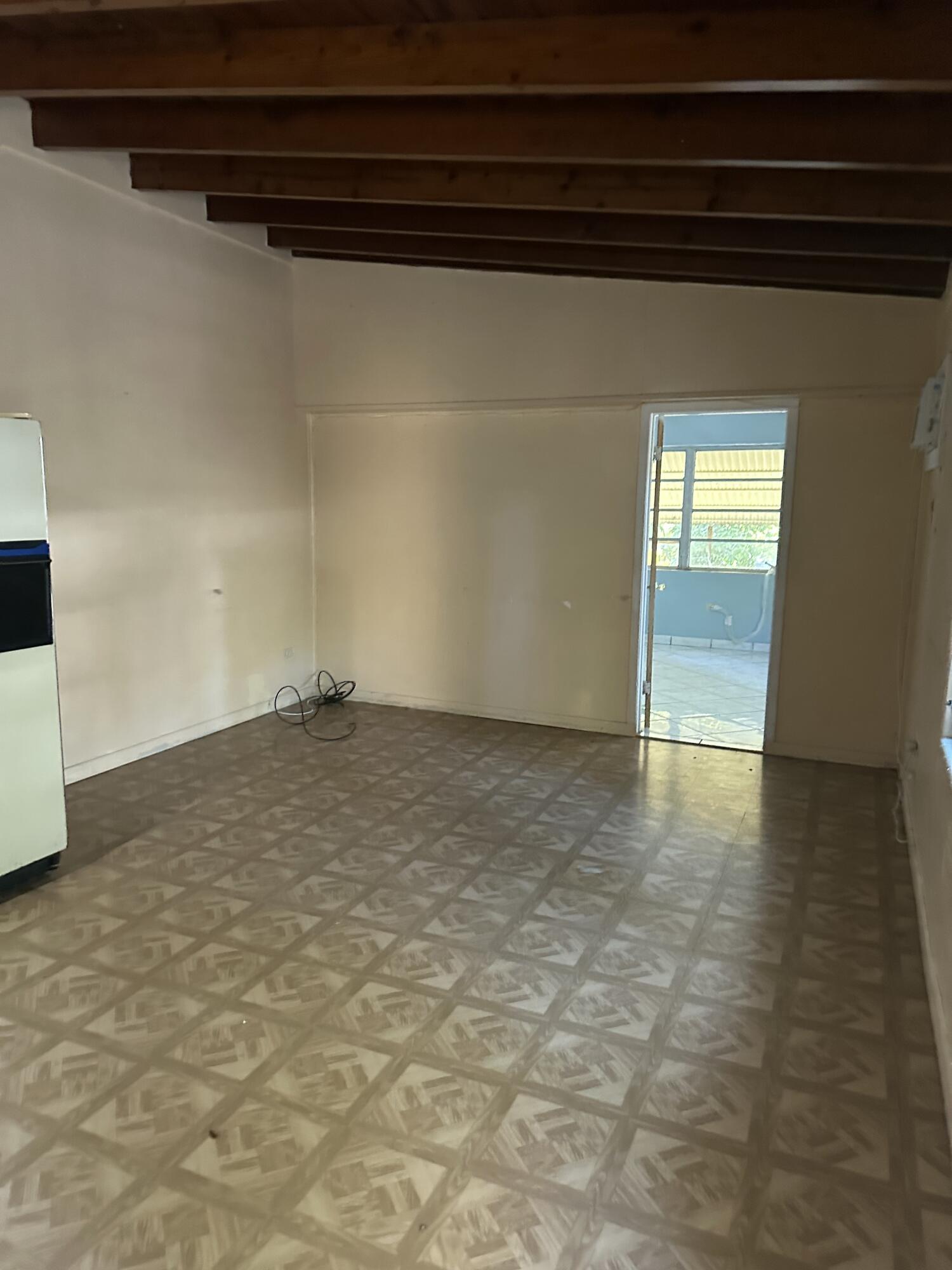 112 South Rolling Hill Road Tavernier, FL 33070 - Photo 7 of 39 Cathedral Ceilings