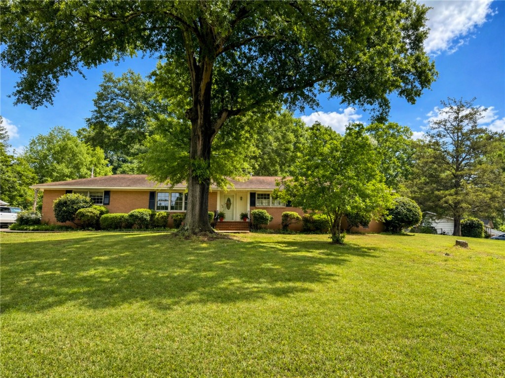 611 Heyward Road Anderson, SC 29621 - Photo 3 of 41 Front