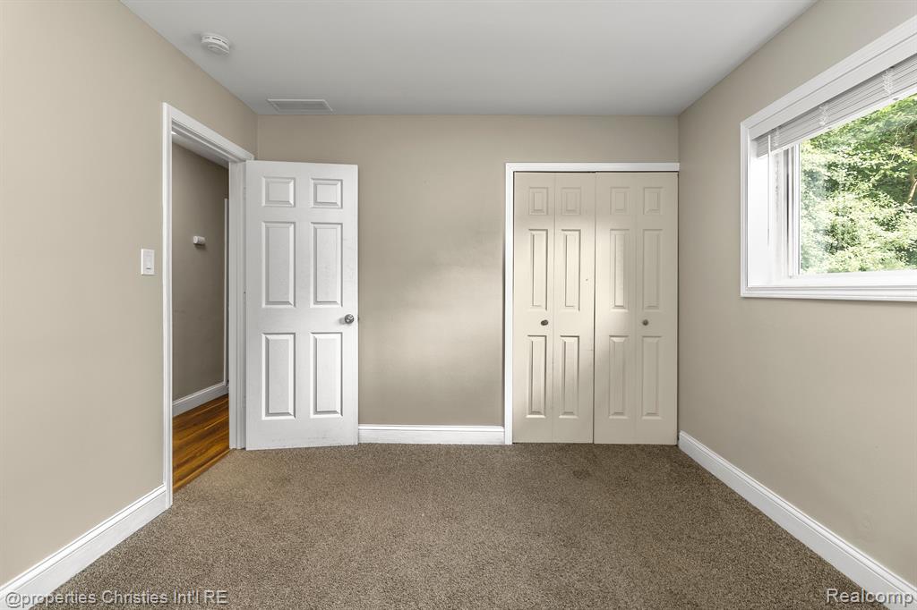 176 Barrington Road Bloomfield Hills, MI 48302 - Photo 28 of 41