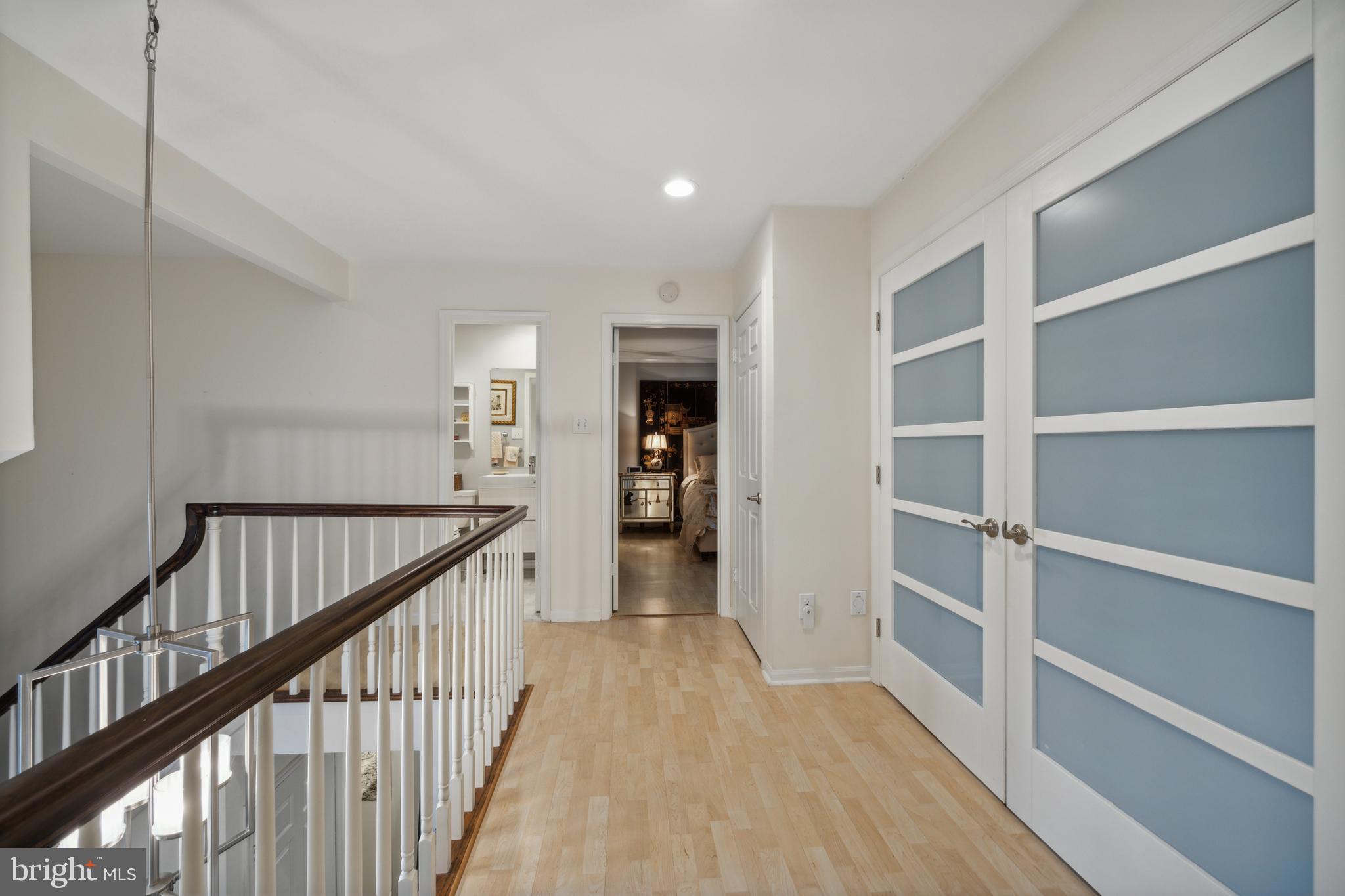 401 Millhouse Pond Chesterbrook, PA 19087 - Photo 14 of 44 Impressive open foyer