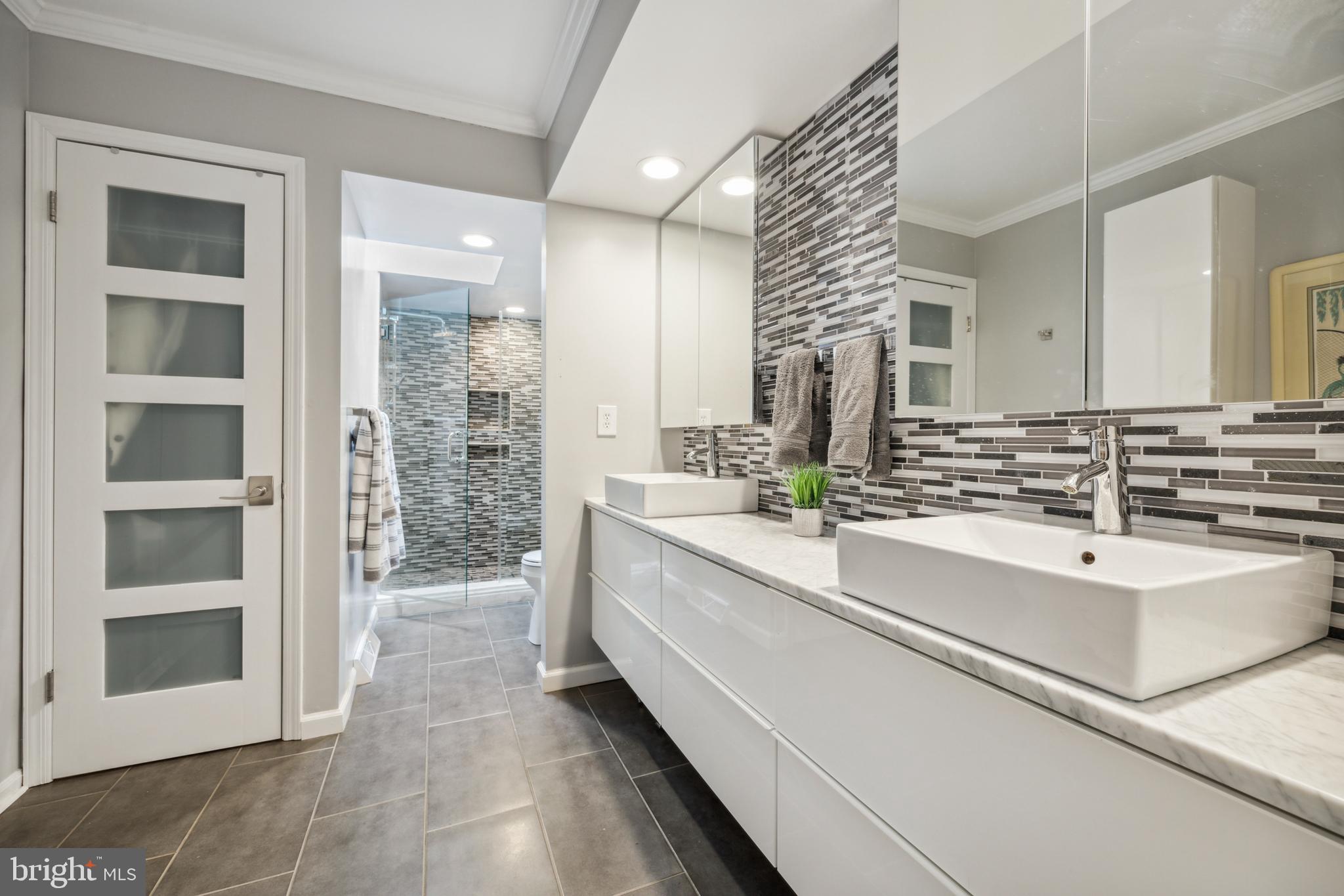 401 Millhouse Pond Chesterbrook, PA 19087 - Photo 17 of 44 Primary suite with double sink vanity