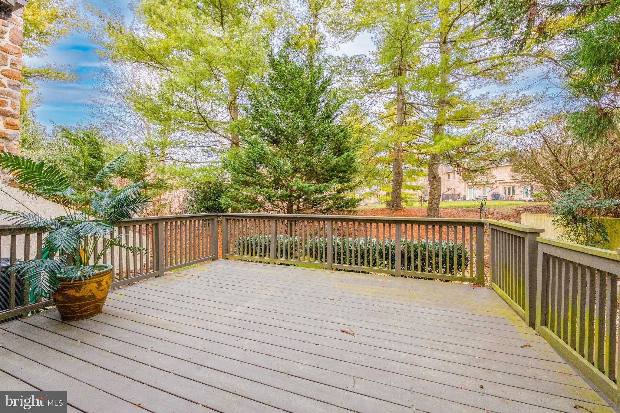 401 Millhouse Pond Chesterbrook, PA 19087 - Photo 30 of 44 Spacious custom deck
