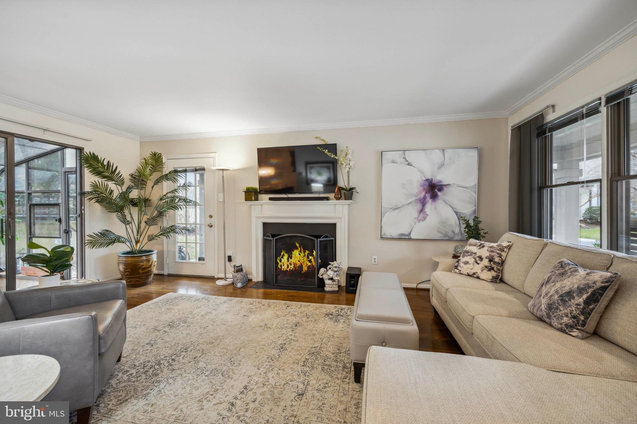 401 Millhouse Pond Chesterbrook, PA 19087 - Photo 9 of 44 Living room with gas fireplace