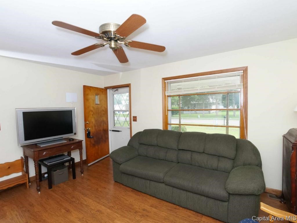 3315 East Carpenter Street Springfield, IL 62702 - Photo 4 of 27 Gallery Image 4