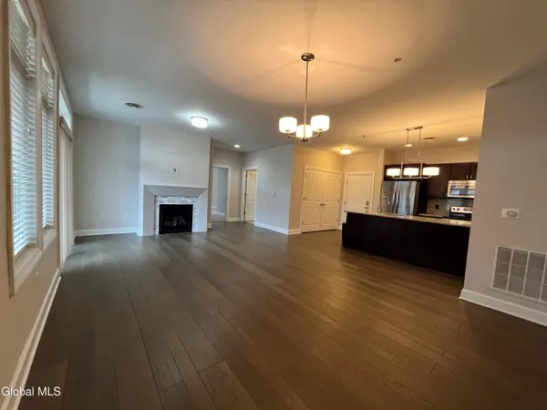 $2,129 | 2 West Avenue, Unit 103, Saratoga Springs, NY 12866