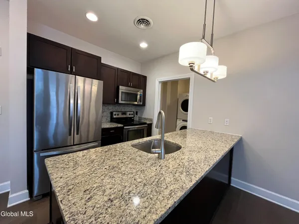 $2,129 | 2 West Avenue, Unit 103, Saratoga Springs, NY 12866