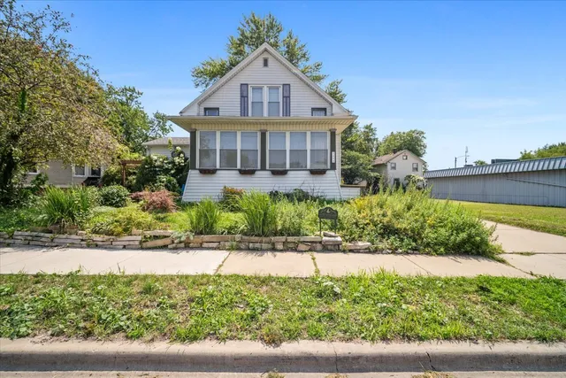 $179,900 | 1205 East Oakland Avenue, Bloomington, IL 61701