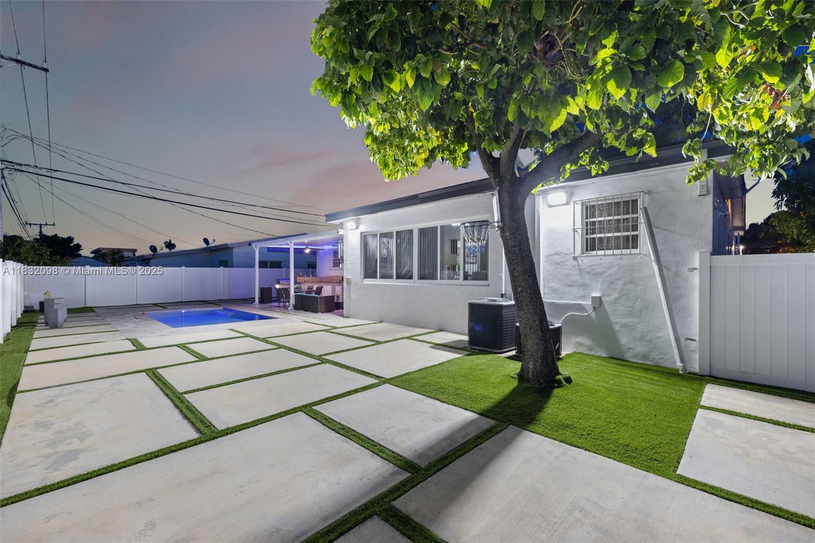 8631 Southwest 16th Terrace Miami, FL 33155 - Photo 57 of 61