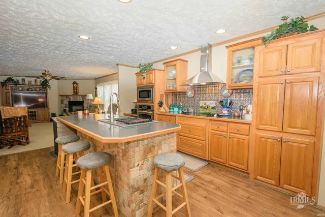 $1,100,000 | 2729 South County Road 300, Portland, IN 47371