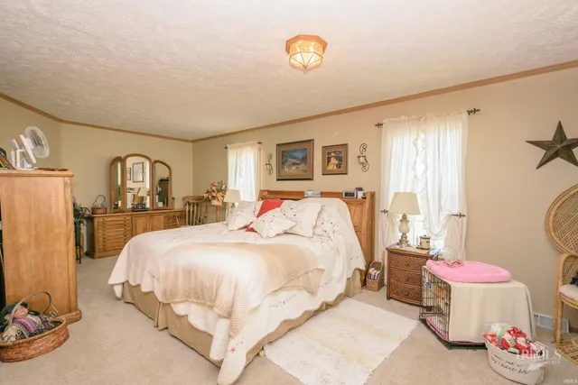 $1,100,000 | 2729 South County Road 300, Portland, IN 47371