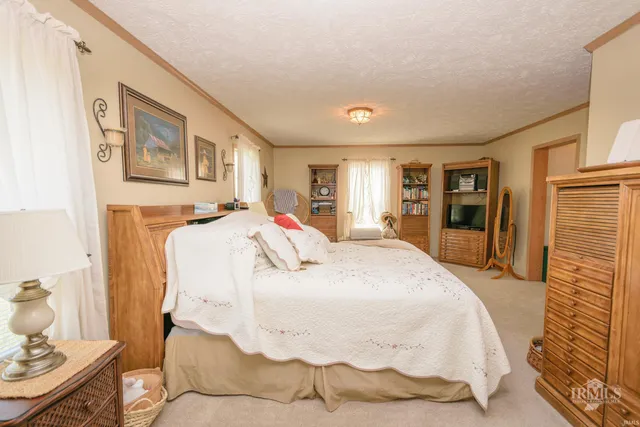 $1,100,000 | 2729 South County Road 300, Portland, IN 47371