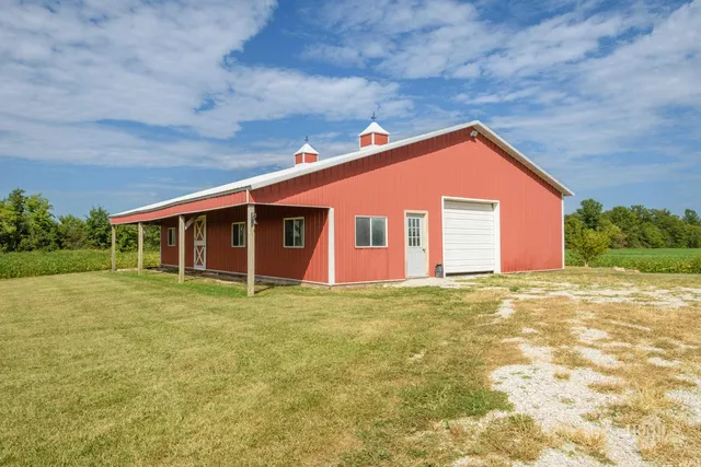 $1,100,000 | 2729 South County Road 300, Portland, IN 47371