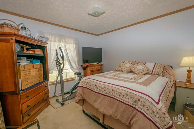 $1,100,000 | 2729 South County Road 300, Portland, IN 47371