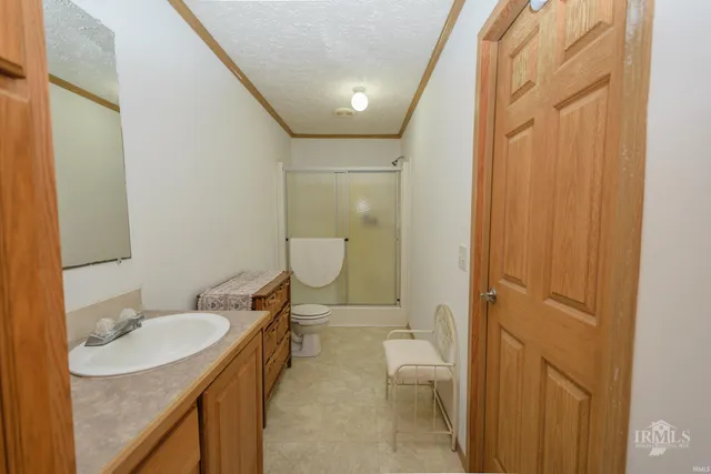 $1,100,000 | 2729 South County Road 300, Portland, IN 47371