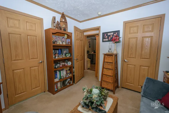 $1,100,000 | 2729 South County Road 300, Portland, IN 47371